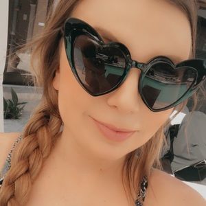 Meet your Posher, Sydney